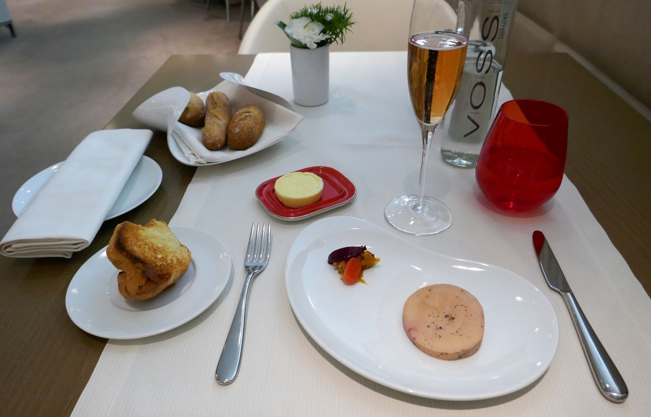 photo fr189 cdg sfo premiere af 47 salon diner foie gras brioche